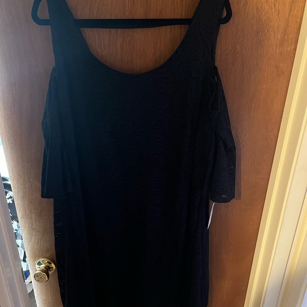 Black lace open shoulder mid length dress. New with tags. Size 2X.